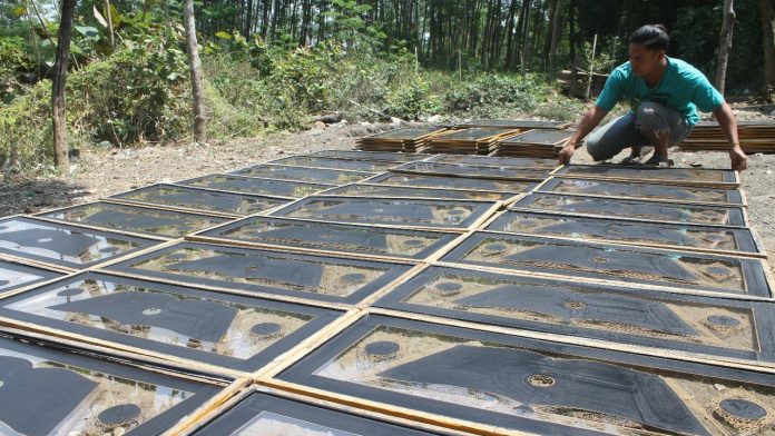 Pemuda Wonosari Raup Untung dari Kaligrafi Sablon