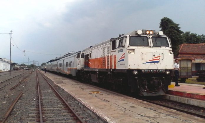 Jalur Pasuruan – Bangil Kebanjiran, Sejumlah Kereta Batal 