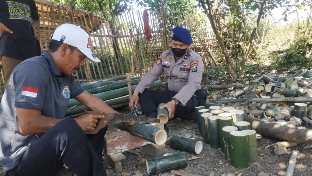 Menilik Kampung Tusuk Sate di Desa Terpencil Pasuruan